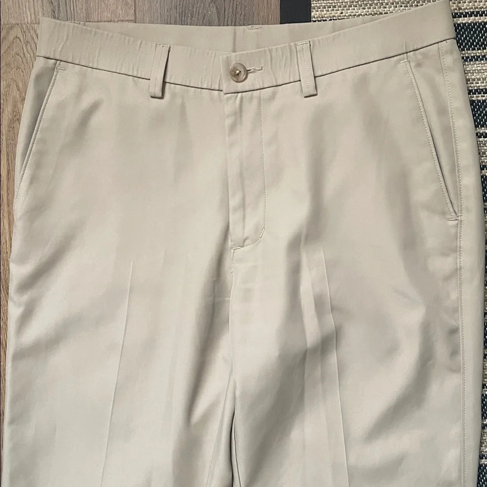 Haggar Men's Light Tan Straight Fit Pants flat front 32x32